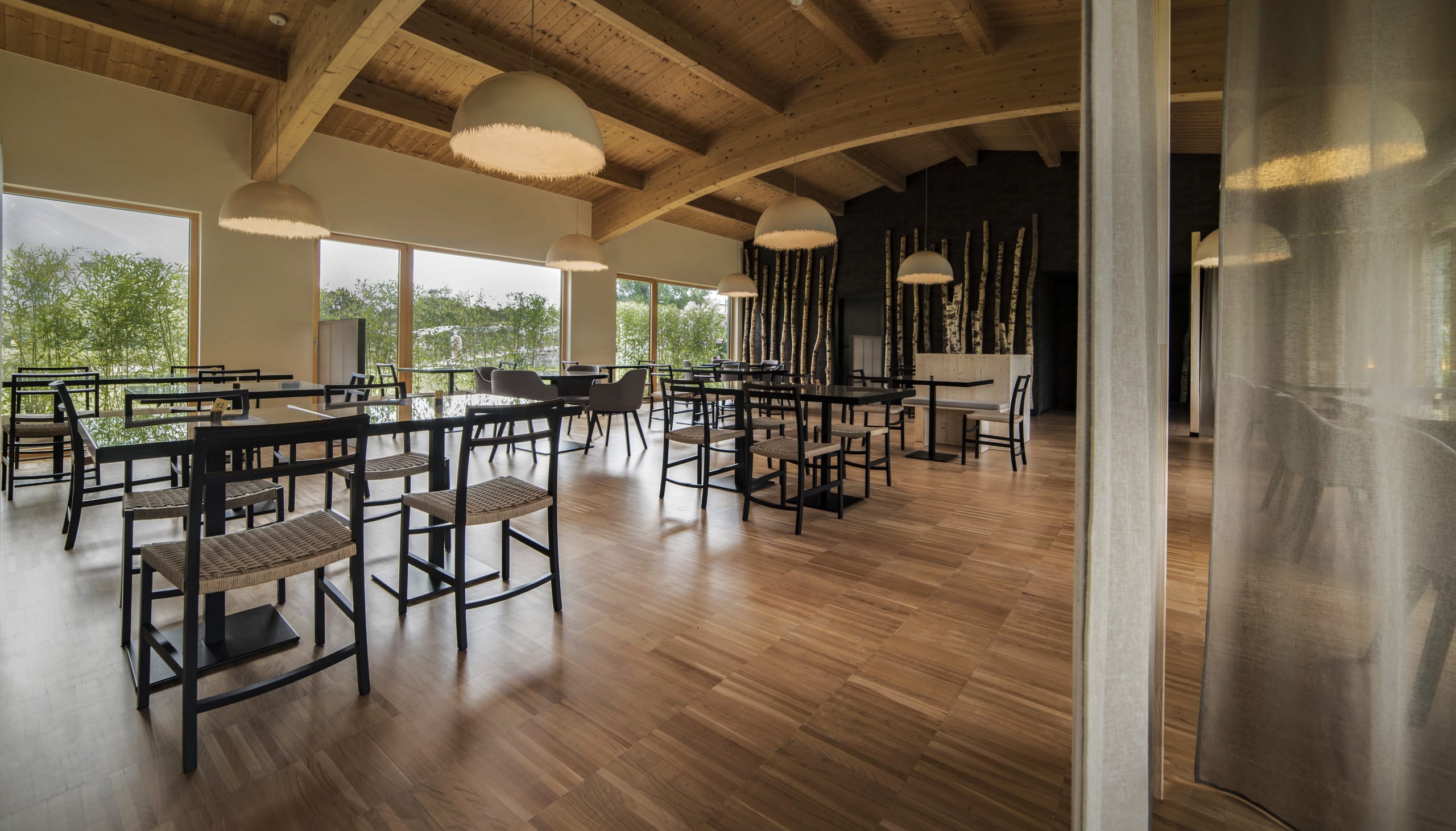 Architekt Rinaldo del Nero errichtete das Restaurant „Terra del Sole" und entschied sich bei der Wandgestaltung für CLAYTEC Produkte