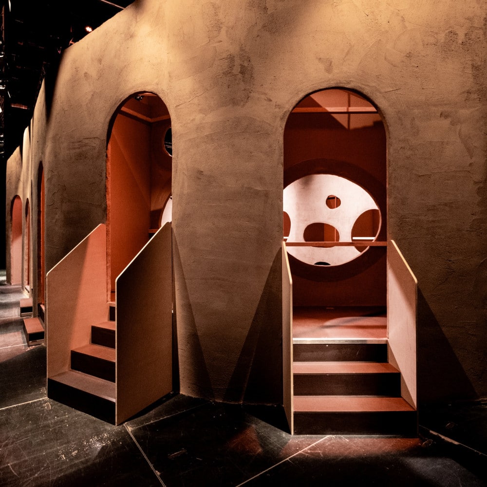 Architektur-Kollektivs „raumlaborberlin“ ist im Künstlerhaus Mousonturm in Frankfurt ausgestellt und stellt dort ihre Arbeit mit CLAYTEC aus